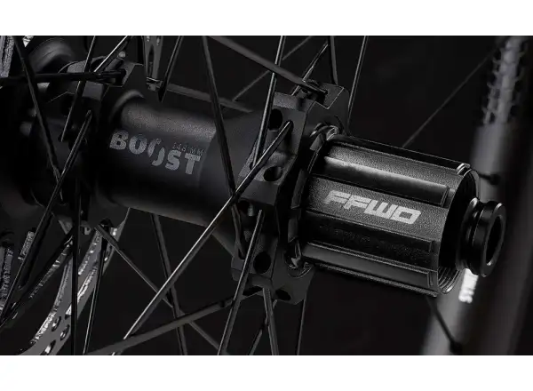 FFWD OUTLAW Carbon Boost 30 mm 29" výpletové kolesá MattBlack