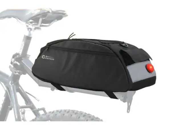 Kompasová taška na bicykel pre zadný nosič s LED svetlom