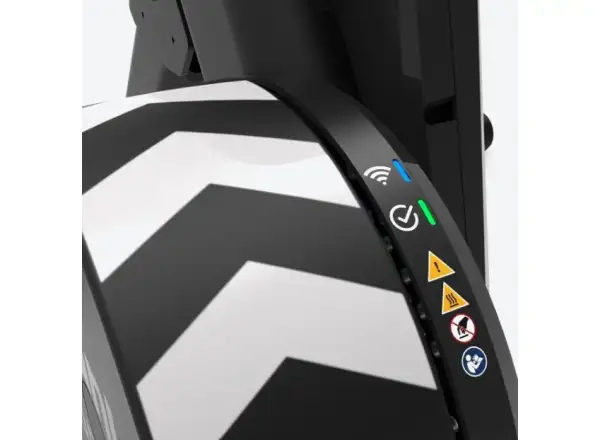 Wahoo KICKR CORE 2 ZWIFT Cog and Click smart trenažér