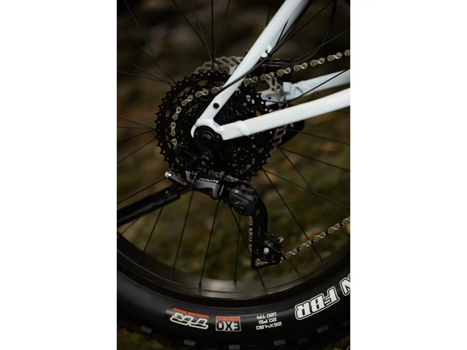 Rock Machine VYÖRY e50 S fatbike elektrobicykel Gloss White/Black VZORKA