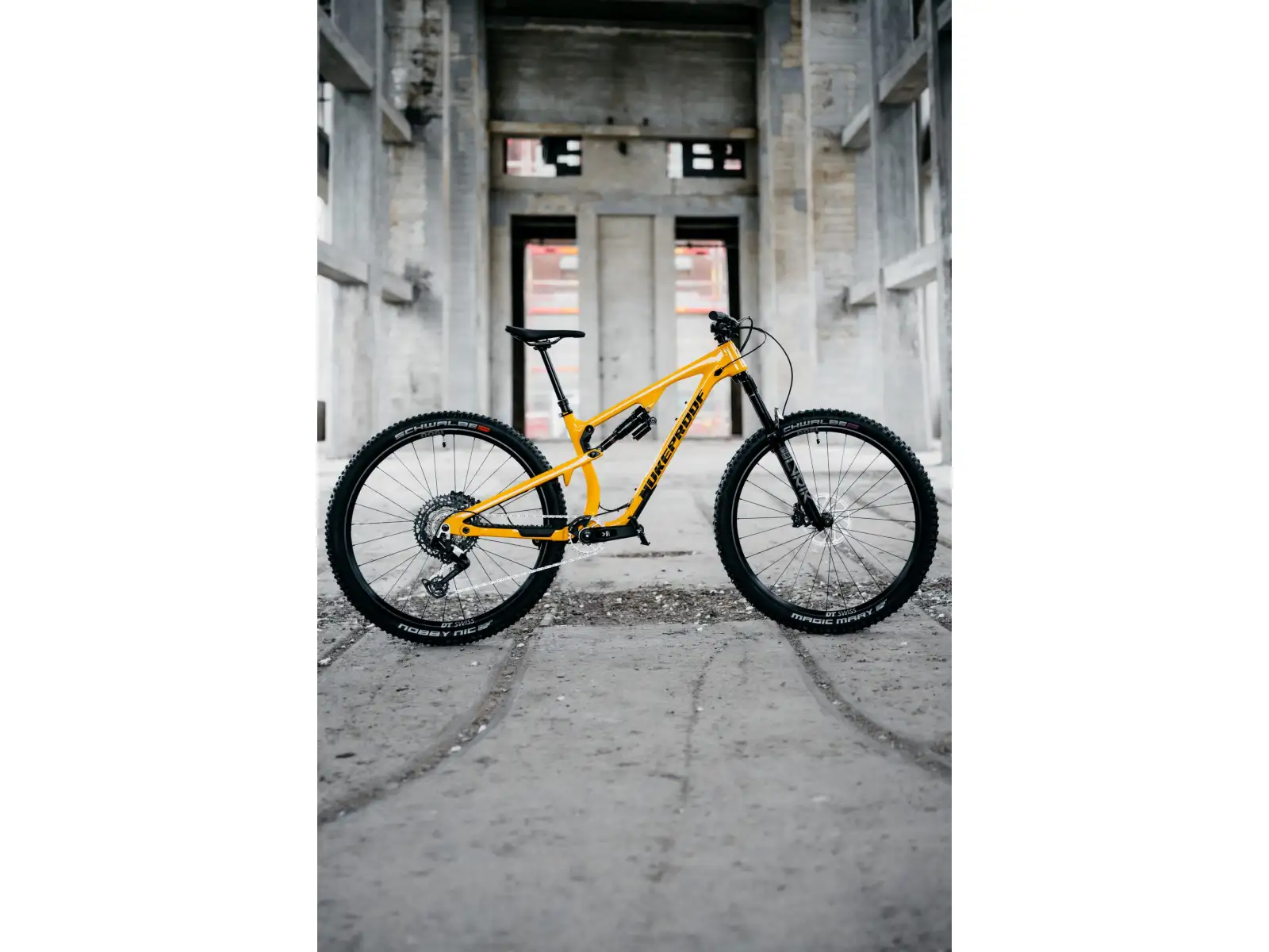 Nukeproof Reactor Alloy Pro 290 Eagle 90 celoodpružený bicykel Yellow