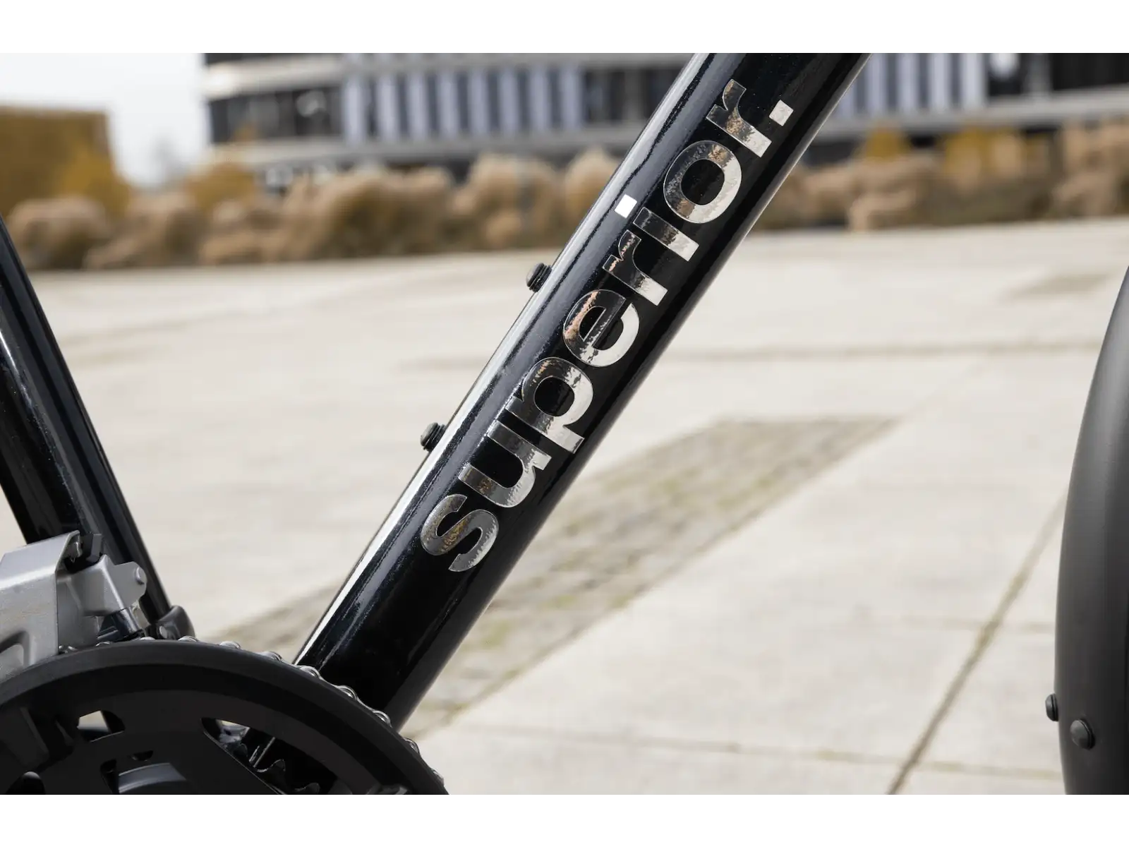 Superior Blox 6.7 T mestský bicykel Gloss Metallic Black