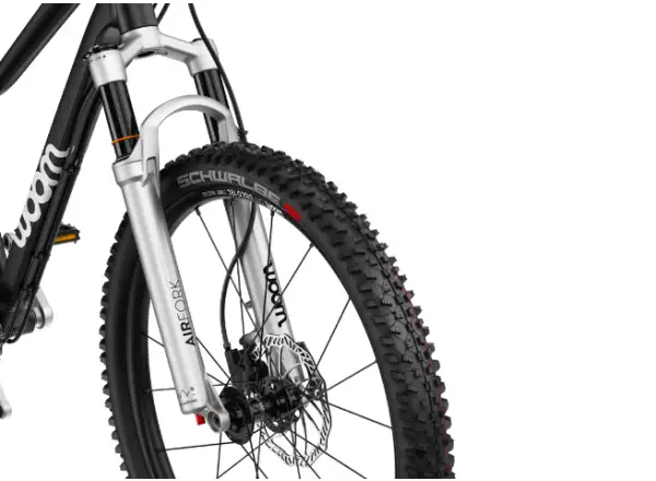 Woom 5 OFF Air Black 24 detský bicykel