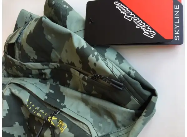 Pánske šortky Troy Lee Designs Skyline Shell Digi Camo Spruce