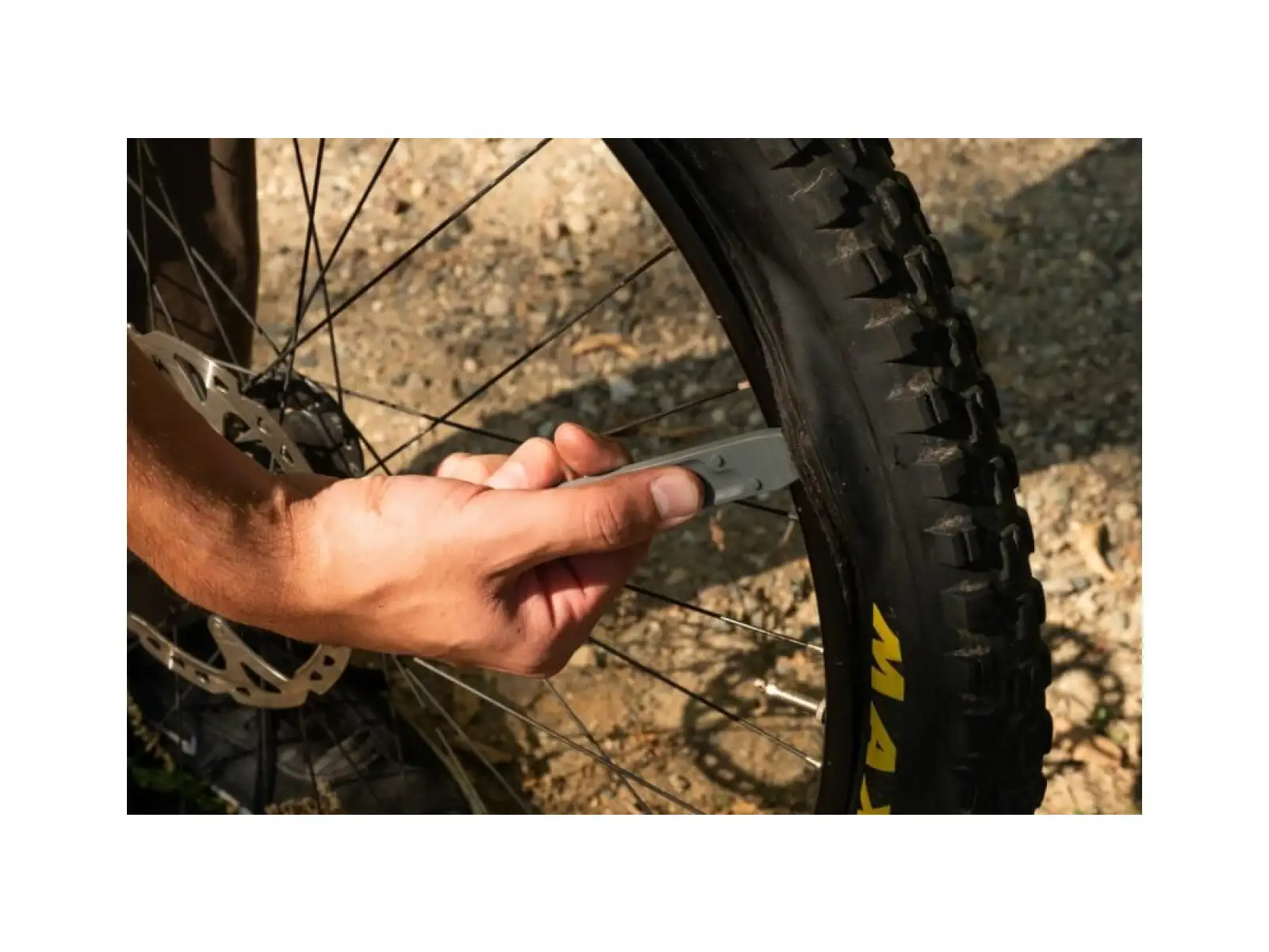 Wolf Tooth 8-BIT Tire Lever + Rim Dent Remover montpáka