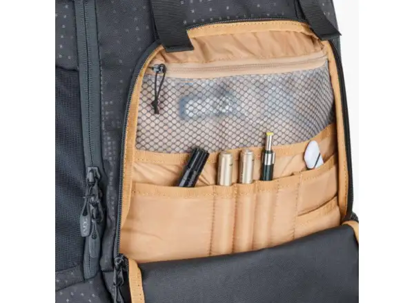 Evoc Mission Pro 28l batoh black