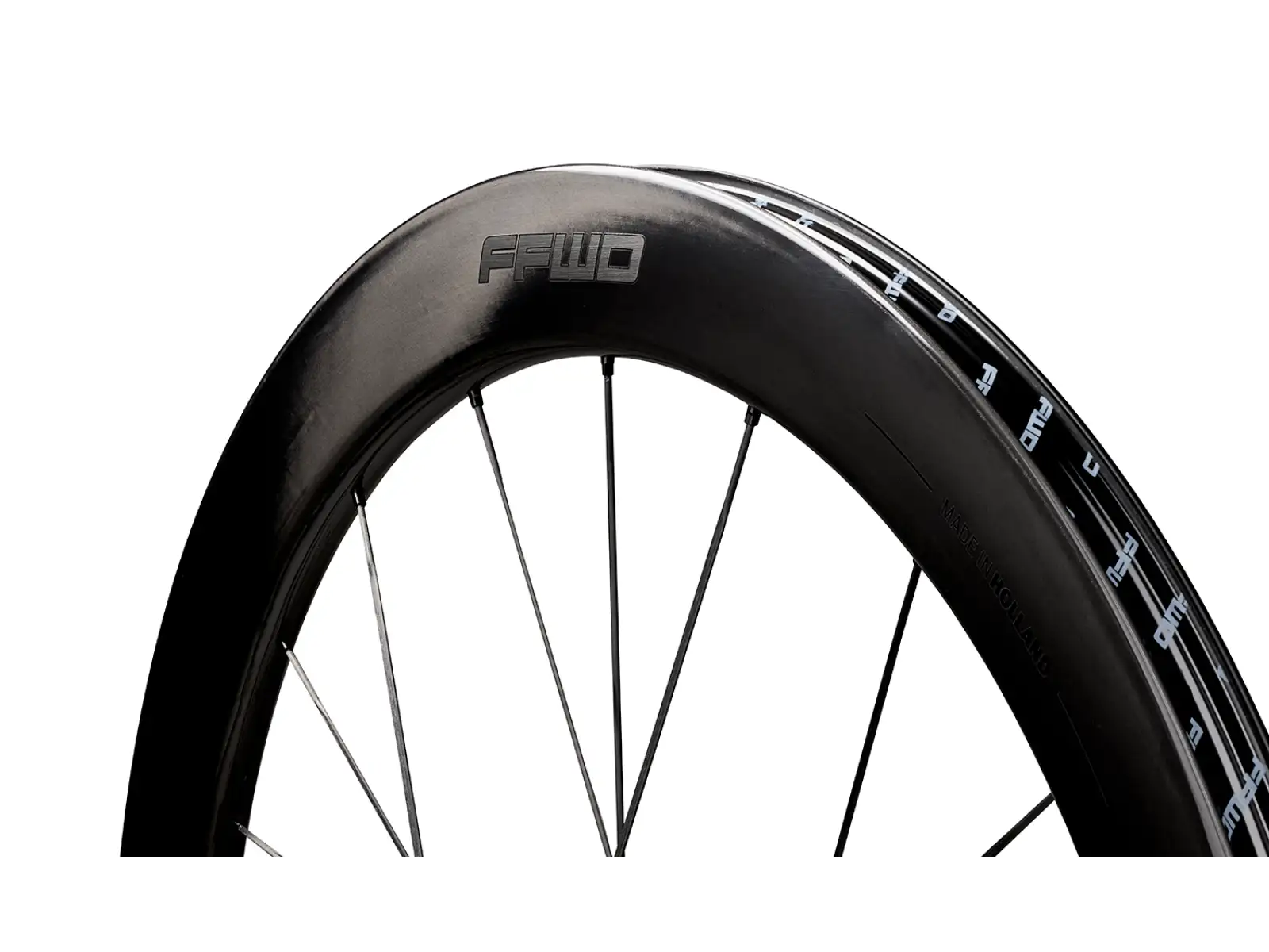 FFWD RAW CS 55 cestné výpletové kolesá Gloss Black