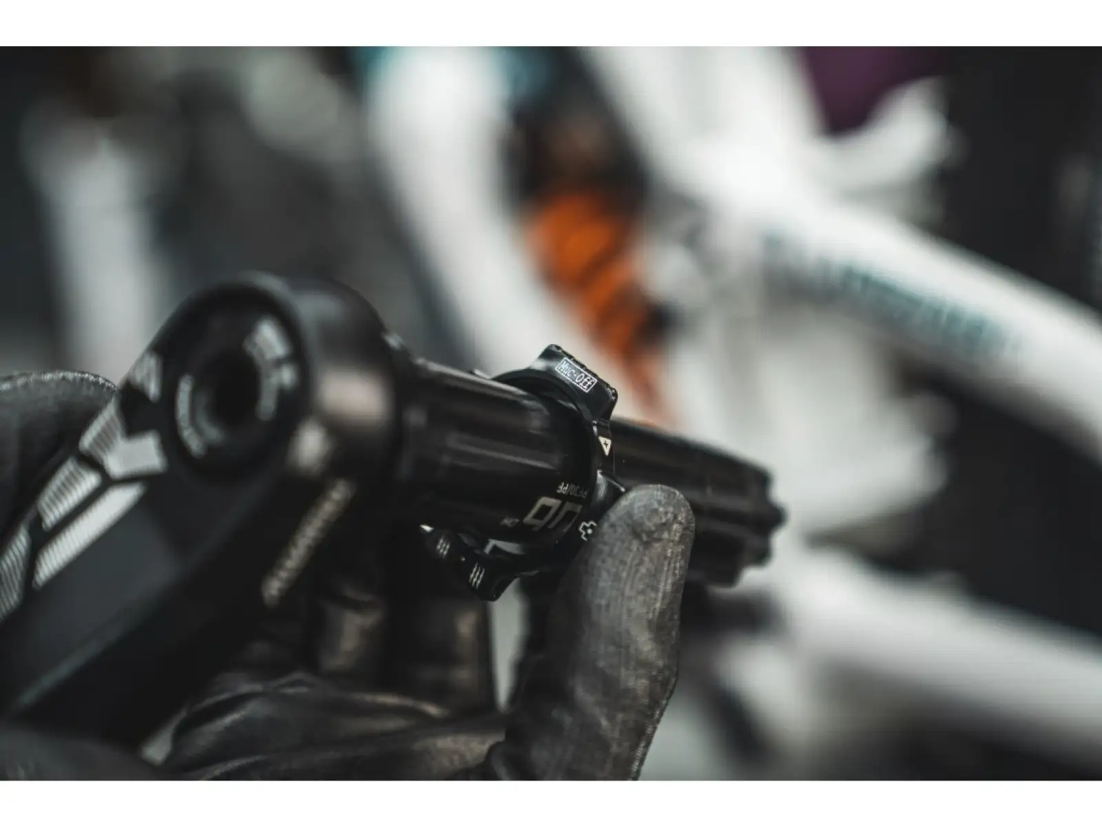Muc-Off Crank Preload Ring predpínací krúžok na kľuku strieborná