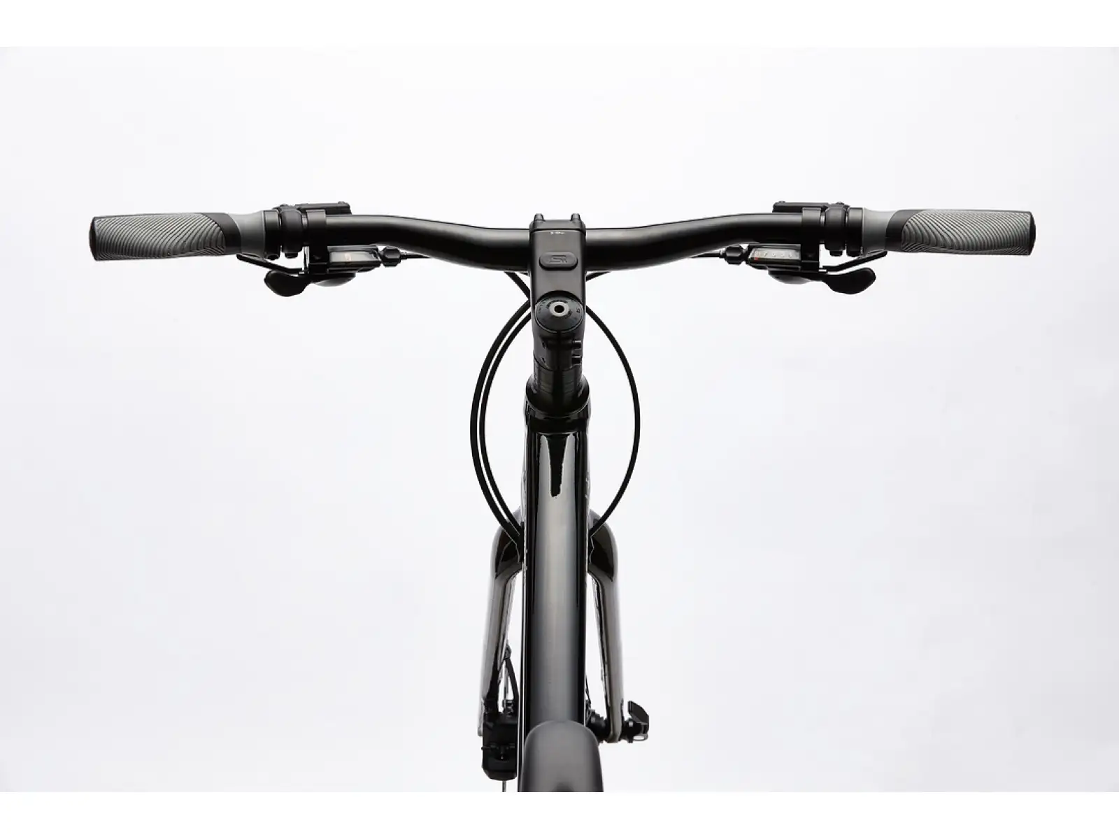 Cannondale Quick 3 trekingový bicykel Black Pearl
