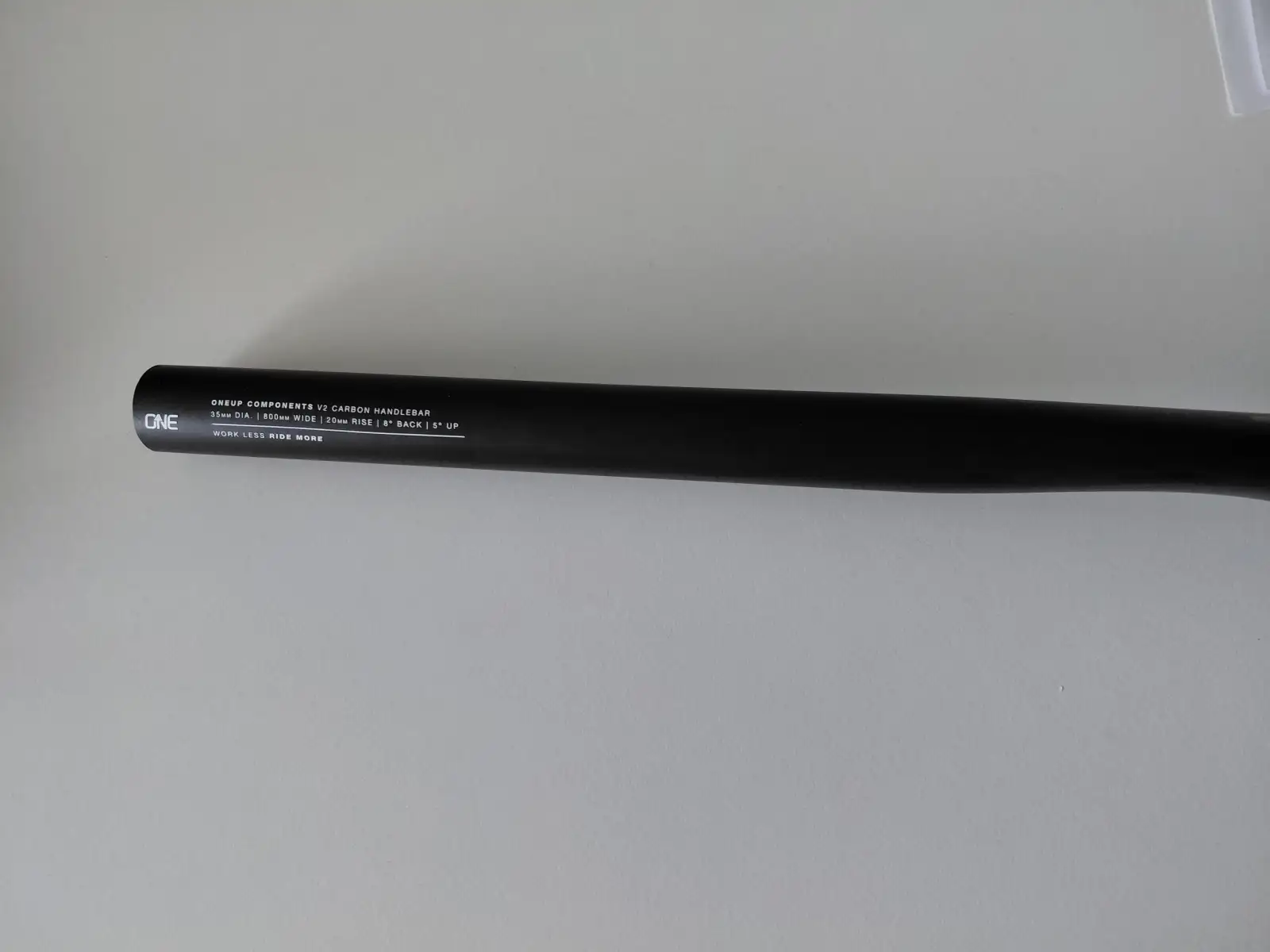 OneUp riadidlá V2 Carbon 35/720 mm skrátené čierne 20 mm zdvih