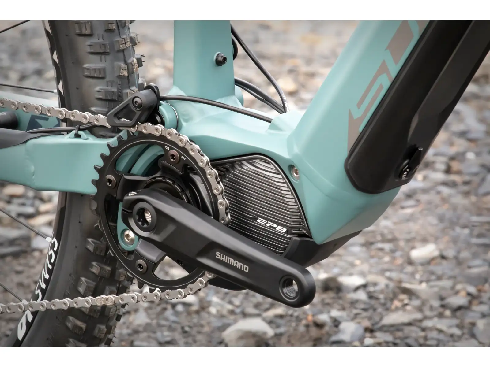 Superior eXF 9049 R horský elektrobicykel matte trooper green/chrome silver