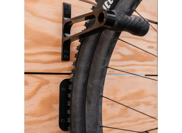 Lezyne CNC Alloy Wheel Hook nástenný držiak na bicykel black