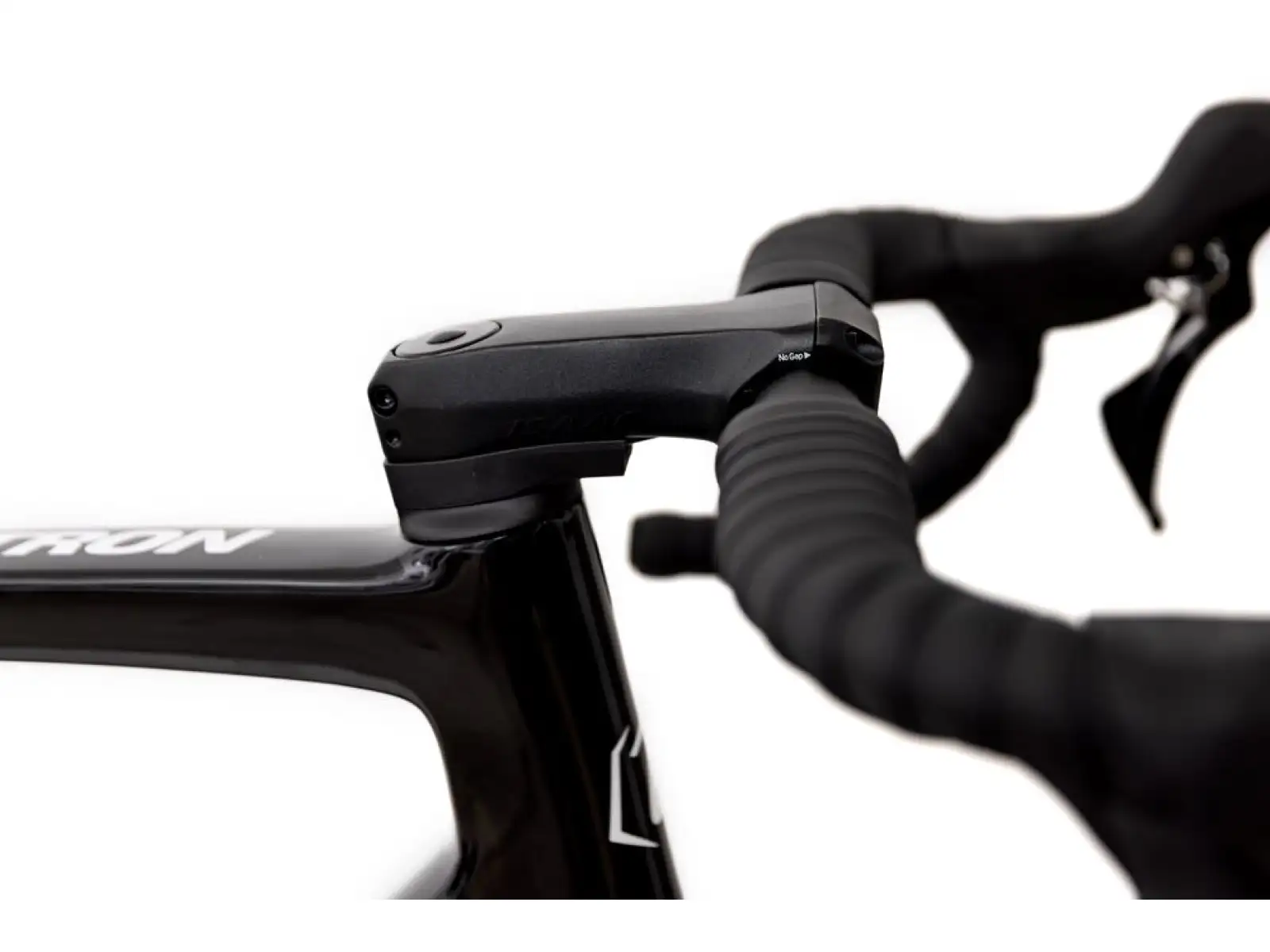 Isaac Vitron 105 Di2 cestný bicykel Onyx Black