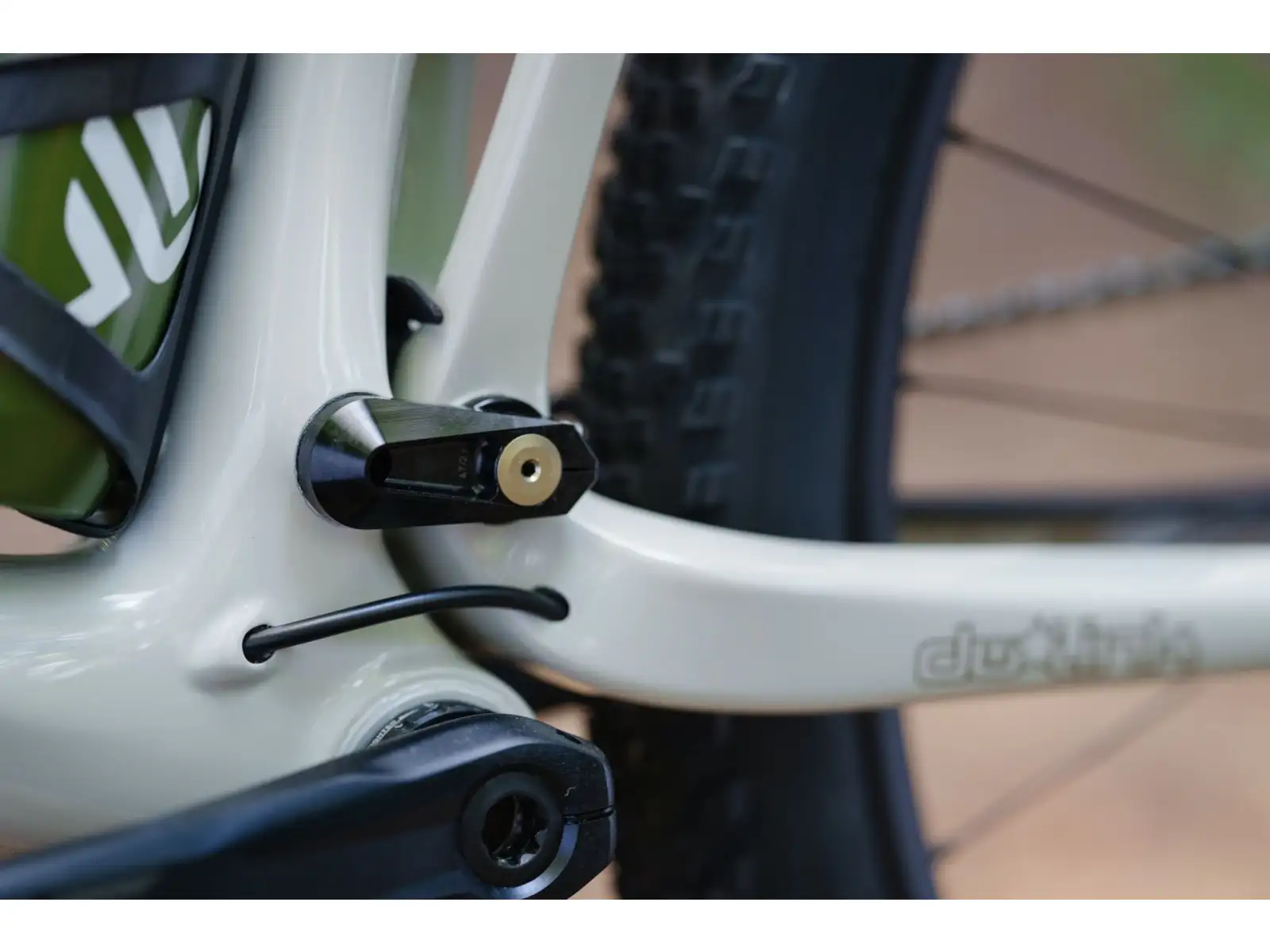Ibis Exie V2 GX 29" horský bicykel bone