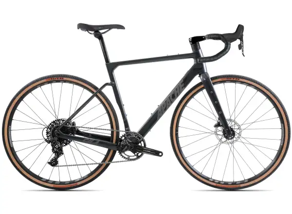 Apache Gila C3 gravel bicykel čierna