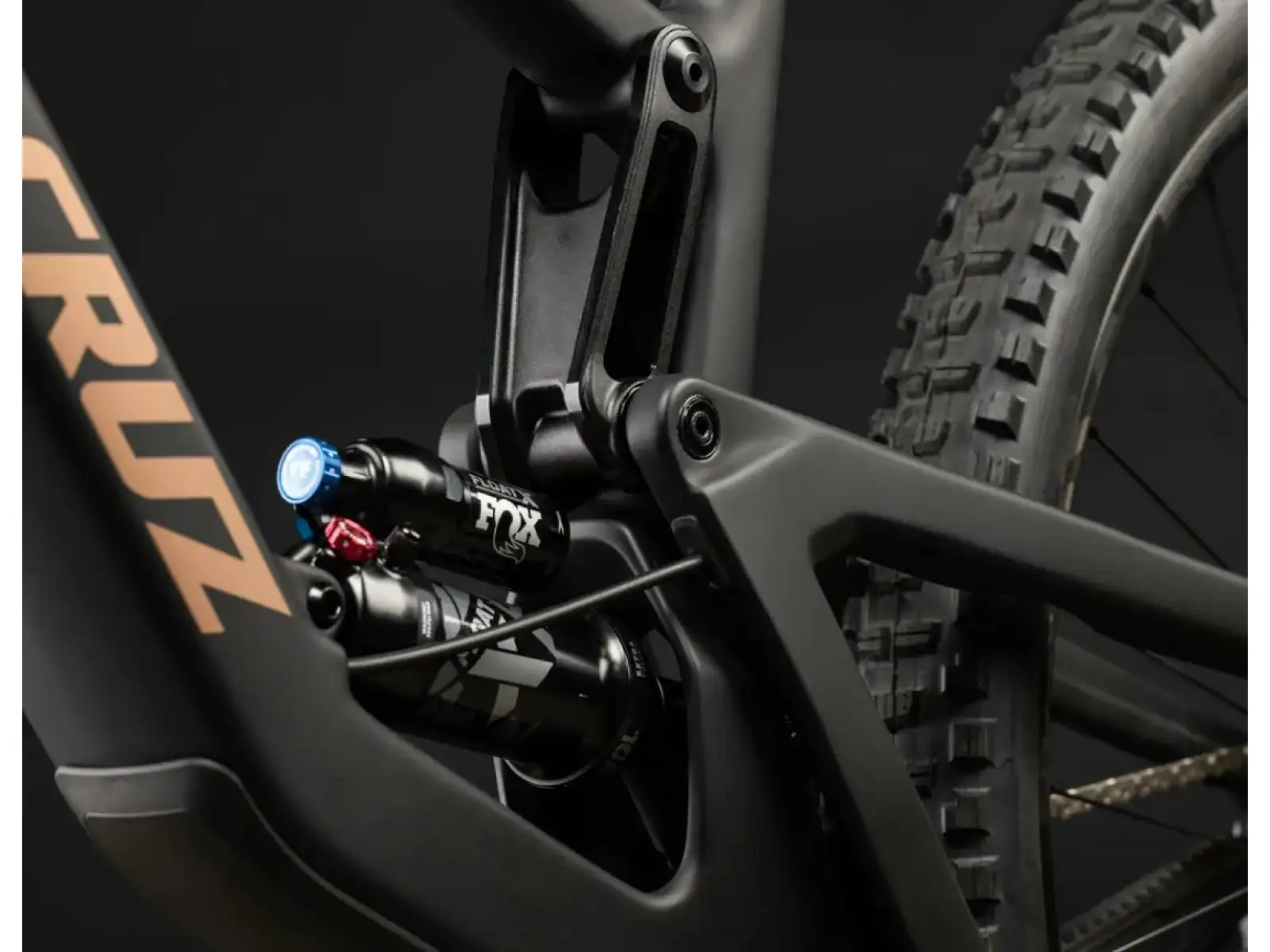 Santa Cruz Megatower 2 C 29 GX AXS celoodpružený bicykel Matte Carbon Black