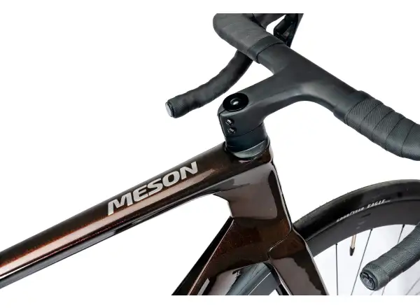 Isaac Meson 105 Di2 cestný bicykel Ruby Red