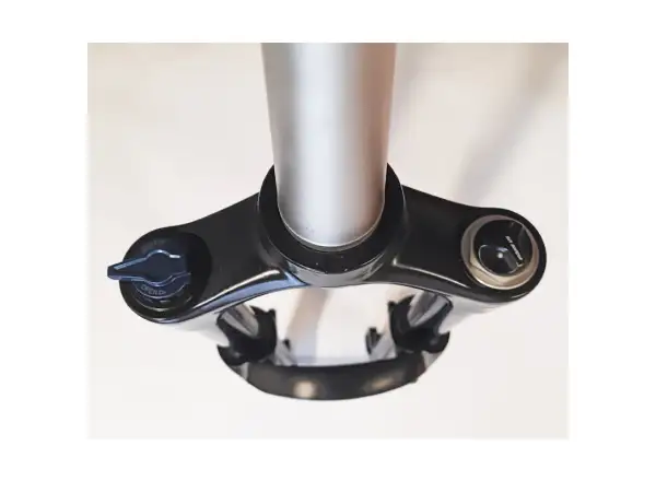 SR Suntour XCR 34 Air LO-R 140 mm 27,5" Boost odpružená vidlica čierna