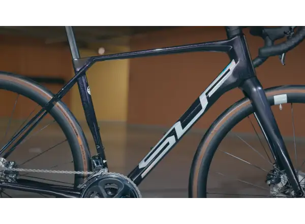 Superior X-Road Team Issue Gloss Black Rainbow/Hologram Chrome cestný/šotolinový bicykel