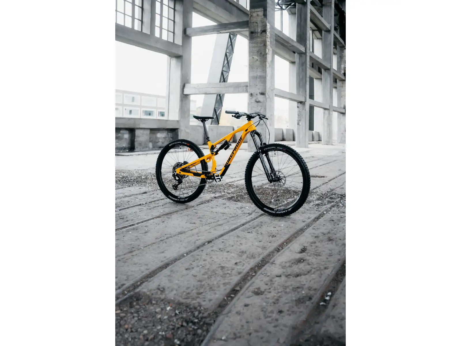 Nukeproof Reactor Alloy Pro 290 Eagle 90 celoodpružený bicykel Yellow