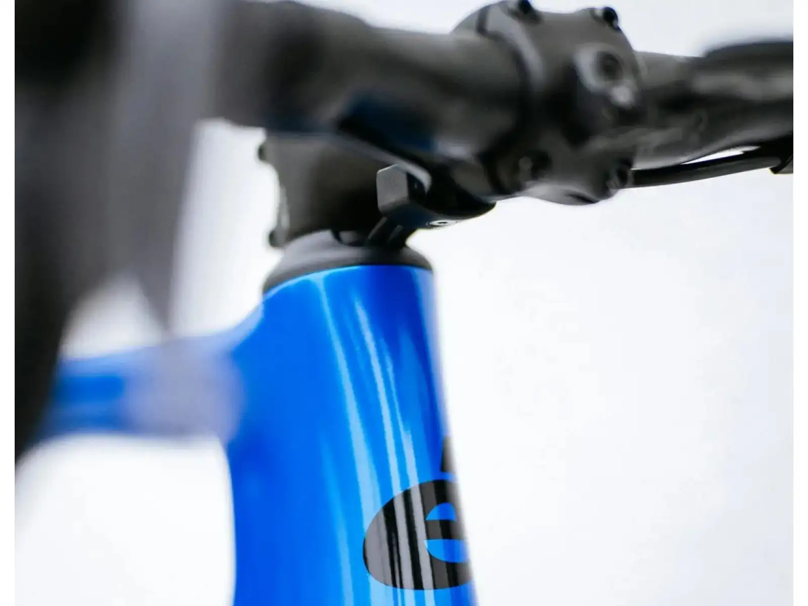 Cervélo Soloist Force AXS cestný bicykel Azure