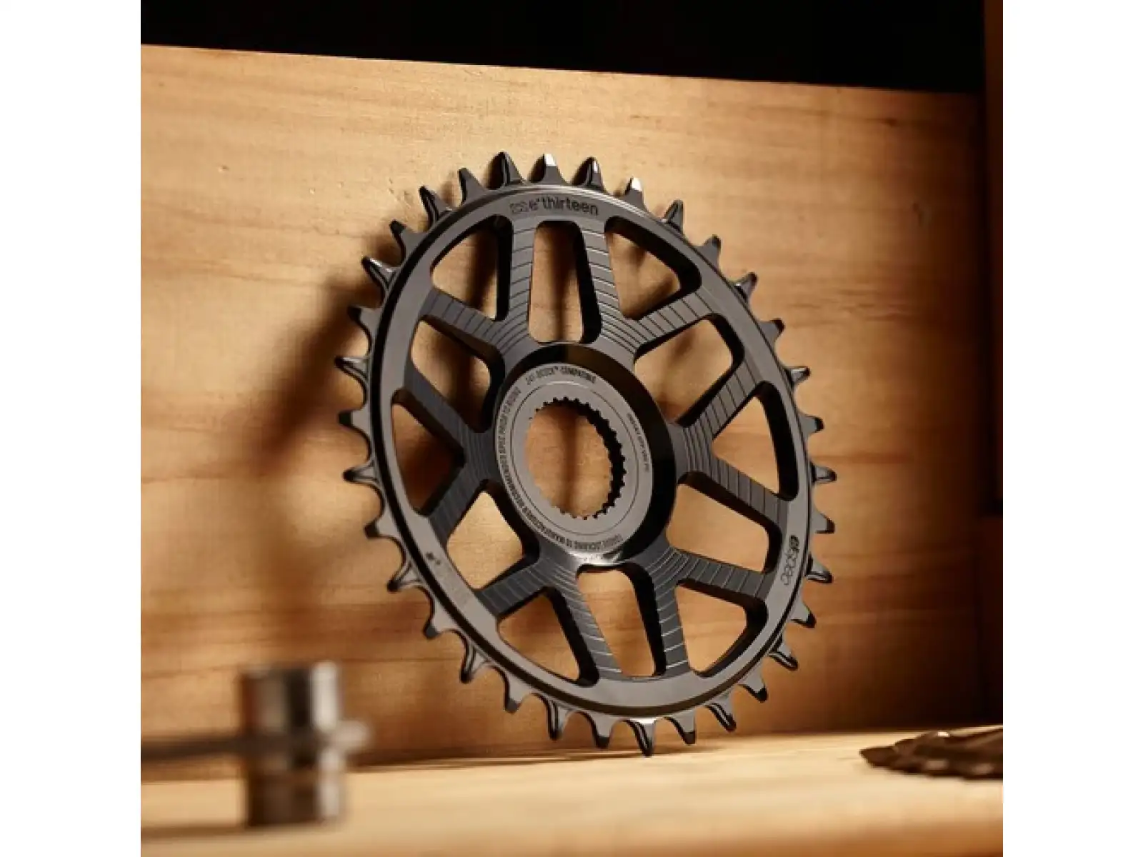 E-13 Helix Race E-Spec Alu Direct Mount prevodník pre Bosch CX Gen 4 čierna
