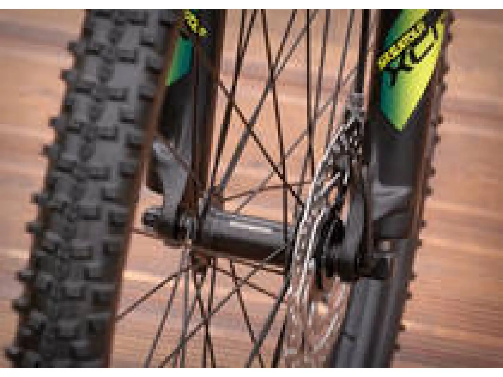 Horský bicykel Superior XC 889 W Gloss White/Blue/Lime