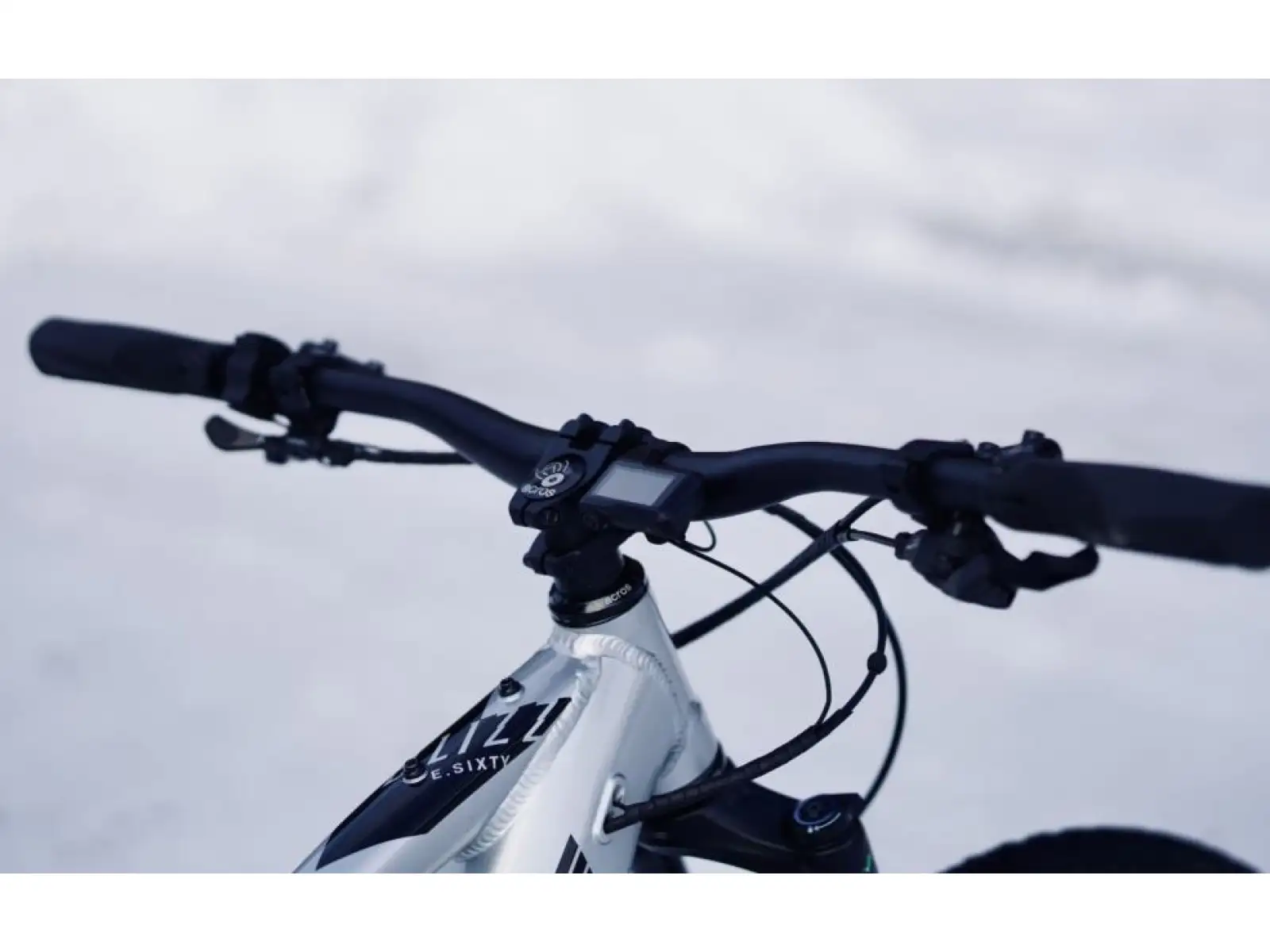 Horský bicykel Rock Machine Blizz e60-29 Gloss Silver/Black