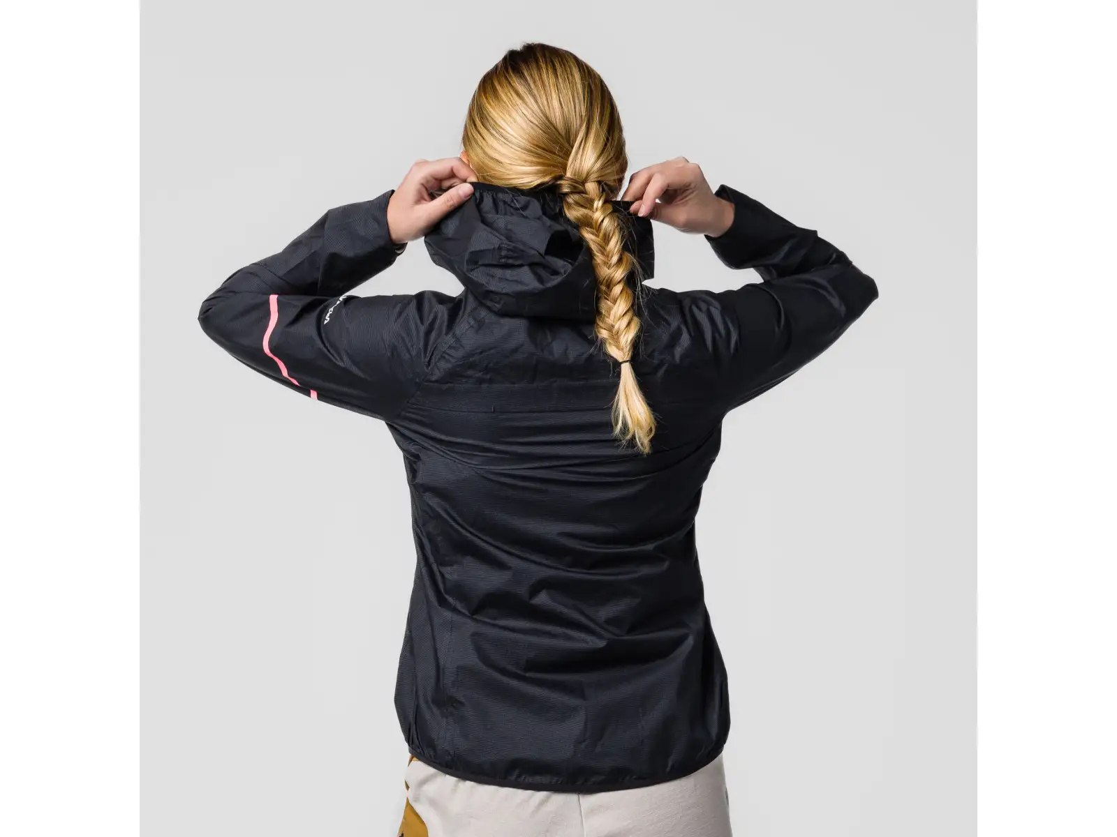 Salewa Vento PTX 2.5 L dámska bunda Black Out