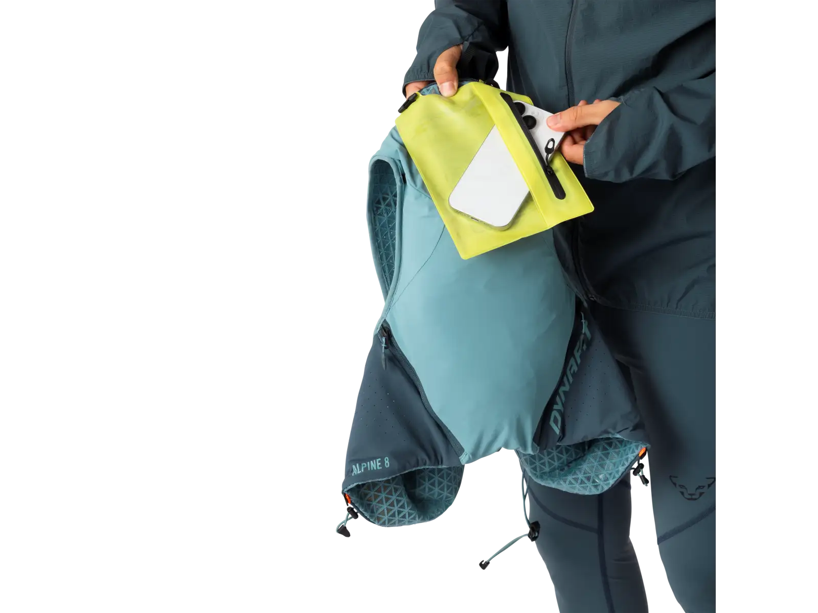 Dynafit Alpine 8 l bežecká vesta Smoke Blue/Cinder
