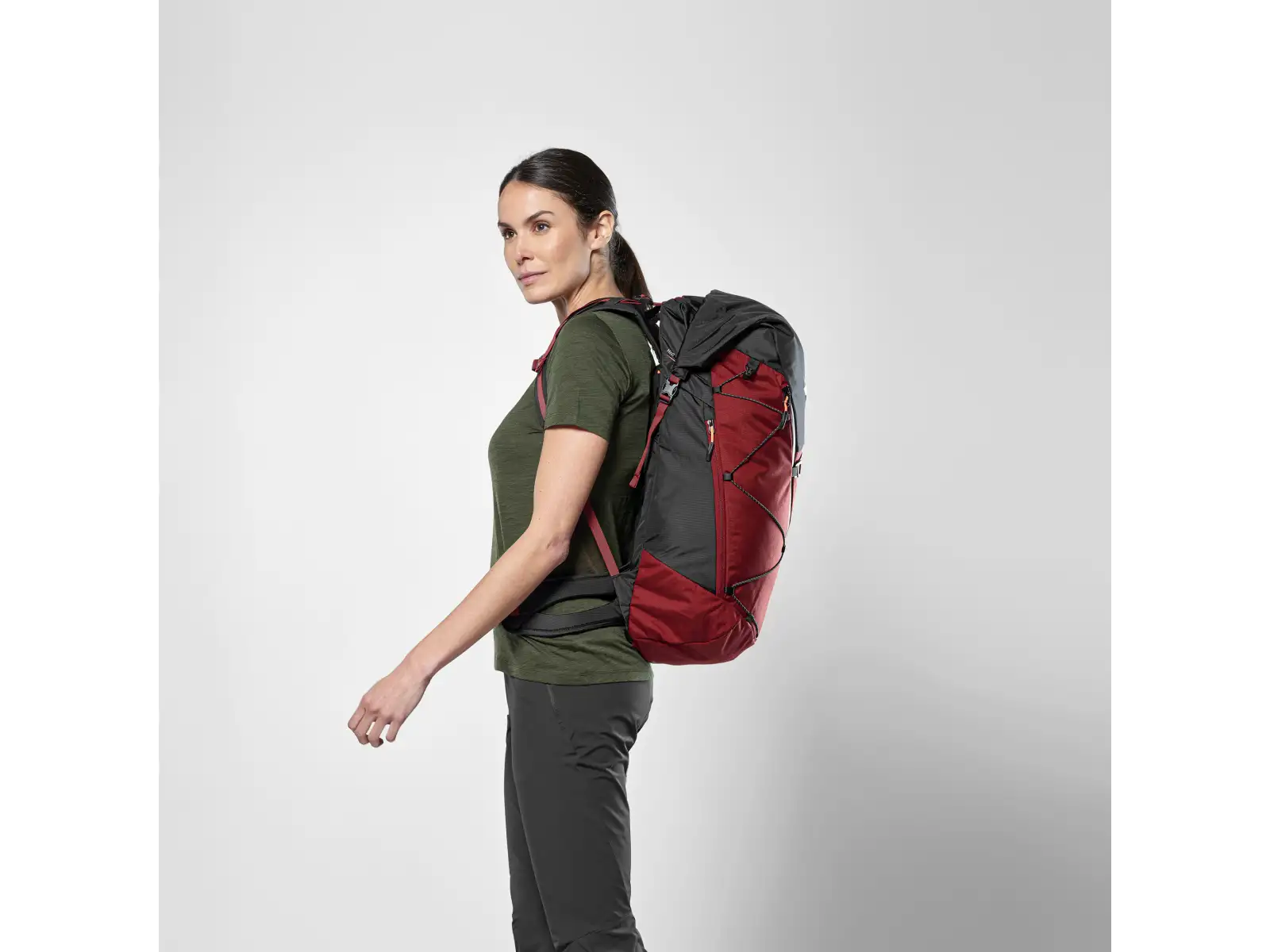 Salewa Puez dámsky turistický batoh 40+5 l Syrah/Black Out