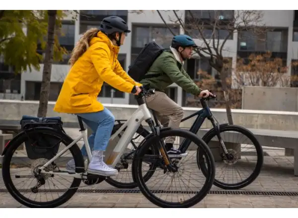 Trekingový elektrobicykel Superior eXR 6090 BL Touring II lesklý biely/medený