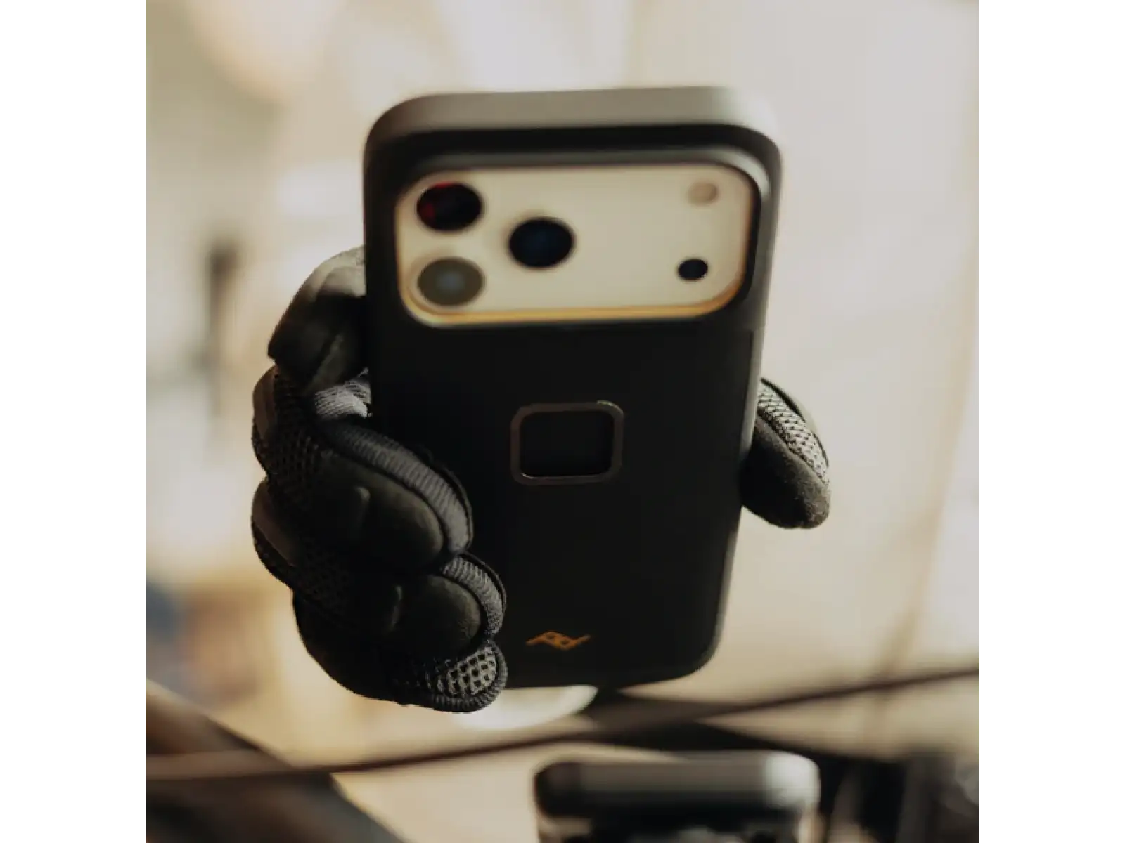 Peak Design Everyday Clarino Puzdro iPhone 17 Pro Max Black