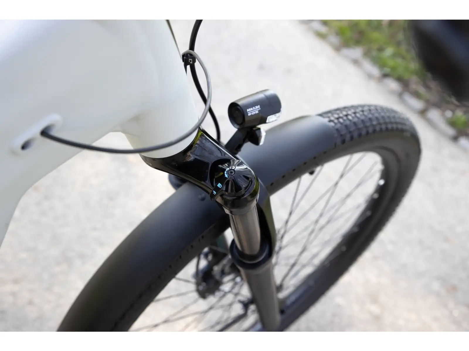 Rock Machine eRokk B70T nízkonástupový elektrobicykel Matte Limerock Grey