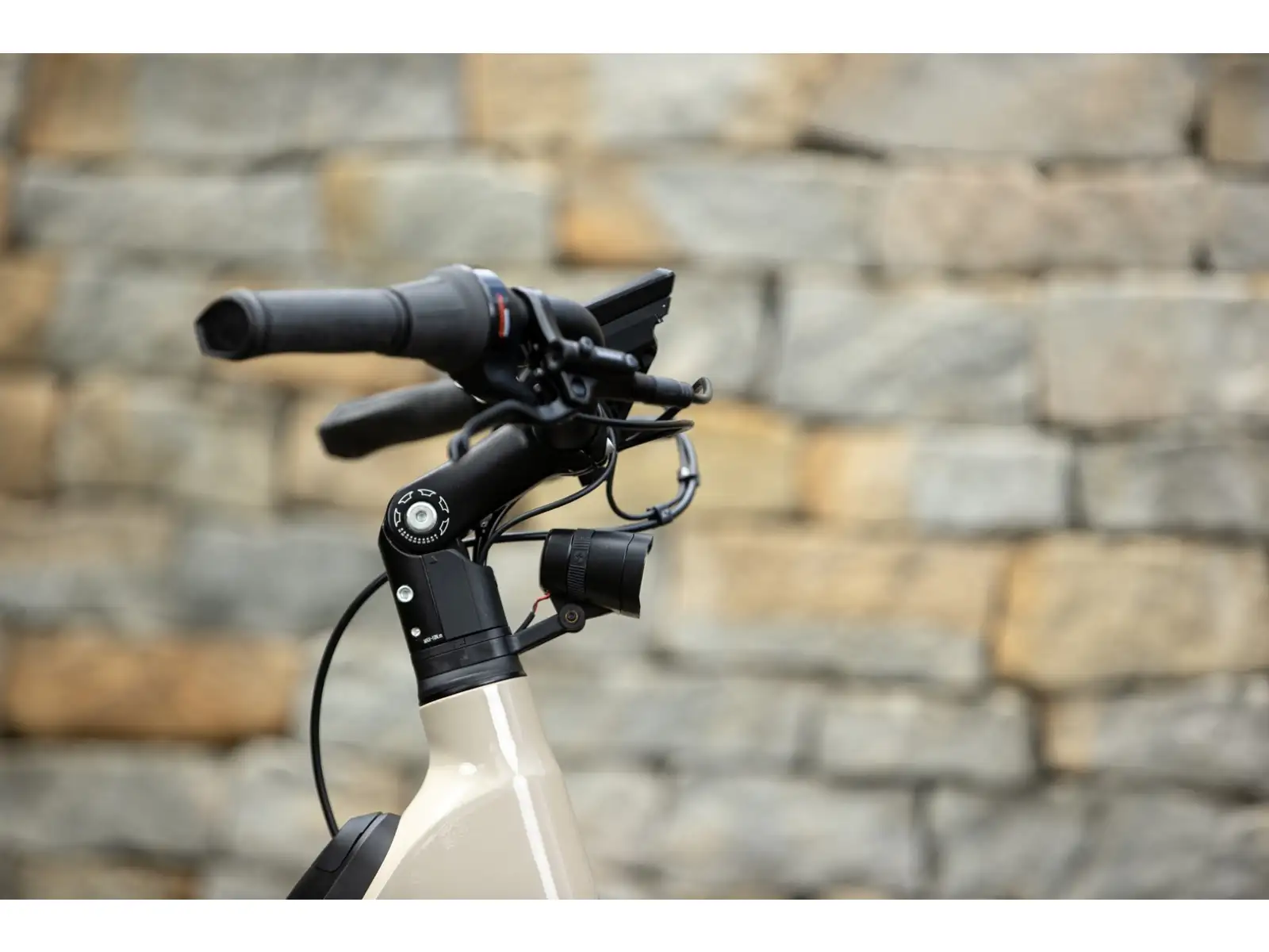Superior eWAY 6.45 mestský elektrobicykel Gloss Dust