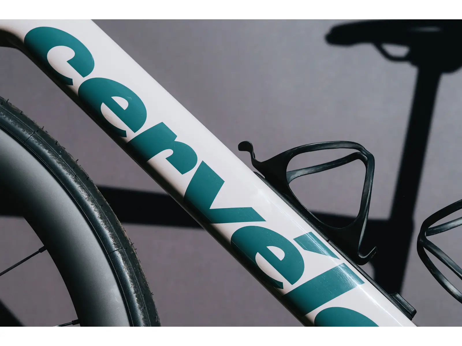 Cervélo Caledonia-5 SRAM Rival AXS Sandstone 56