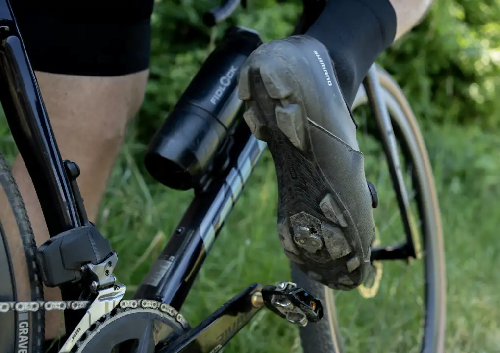 Gravel tretry - čím sa odlišujú od MTB a cestných