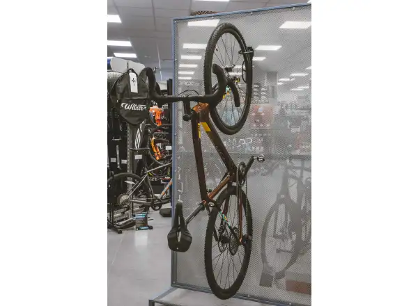 Force držiak bicykla na stenu za predné koleso