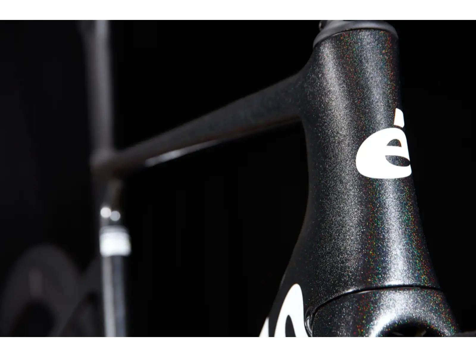 Cervélo Soloist Force eTap AXS cestný bicykel embers