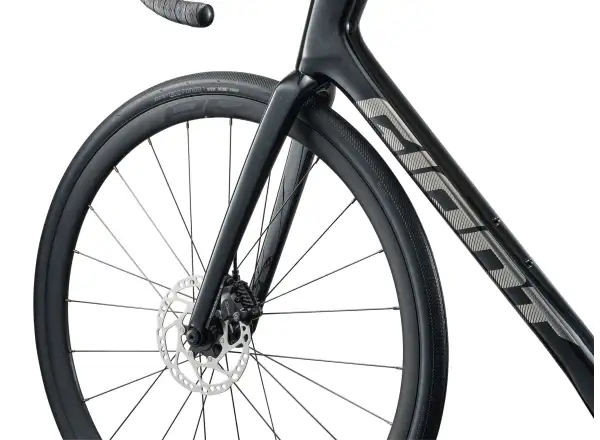 Giant Defy Advanced 2 cestný bicykel Abyss Black