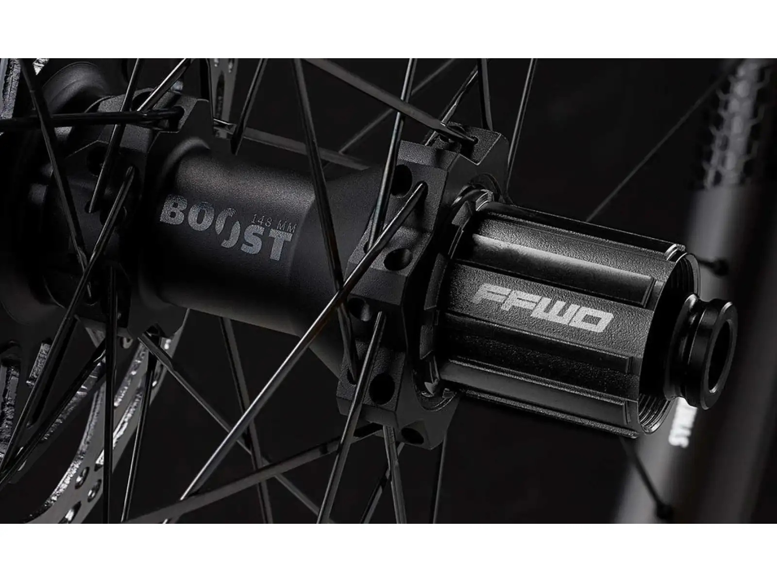 FFWD OUTLAW Carbon Boost 30 mm 29" vypletené kolesá MattBlack