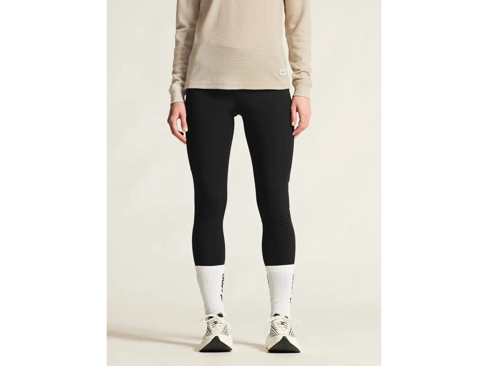 CRAFT ADV Essence Warm Wind Tights 2 dámske bežecké legíny čierna