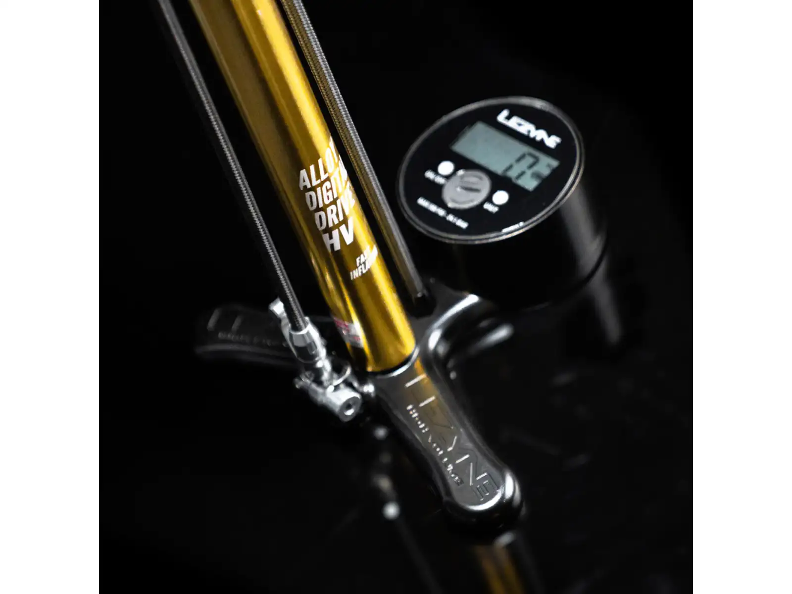 Lezyne 18K Digital Drive dielenská pumpa GOLD/BLACK