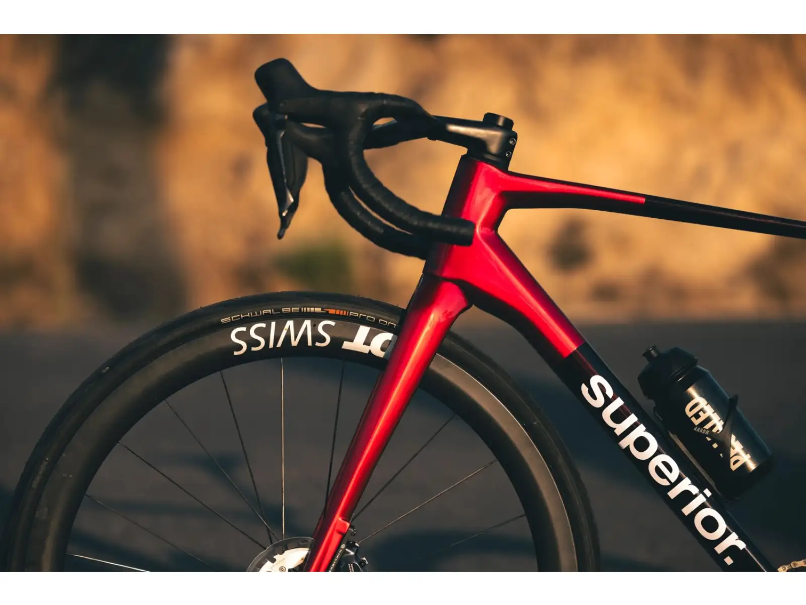 Superior X-Road 9.8 GF lesklý karbón červený