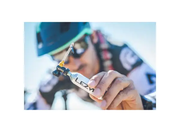 Lezyne Tubeless CO2 Blaster W/O CO2 Súprava na opravu bezdušových plášťov