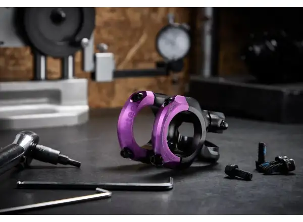 E-13 Plus 35 predstavca 40 mm Black/Eggplant