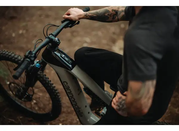 Cannondale Moterra Carbon LT 1 celoodpružený elektrobicykel Tiger Shark