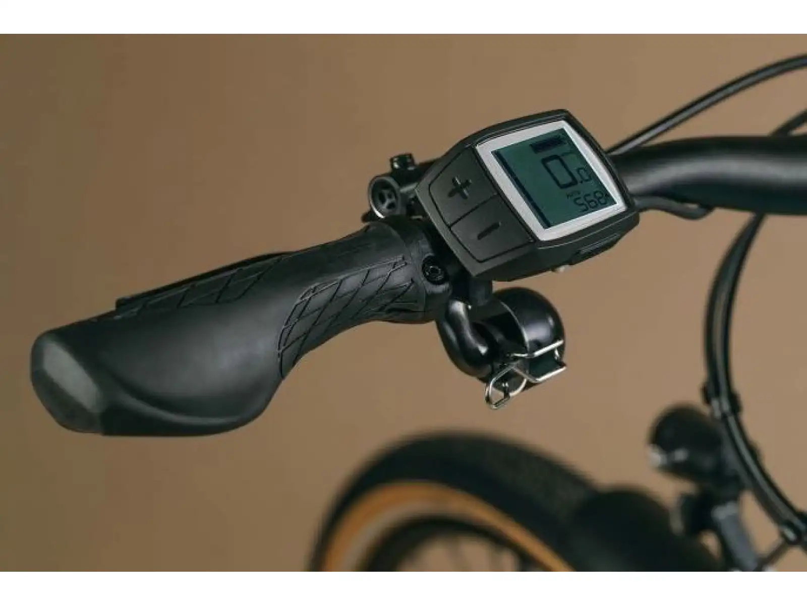 Rock Machine Crossride INT e400 B dámsky turistický elektrobicykel lesklý mätový/biely
