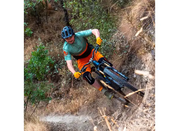 Endura SingleTrack Lite Short Fit pánske kraťasy Orange Harvest
