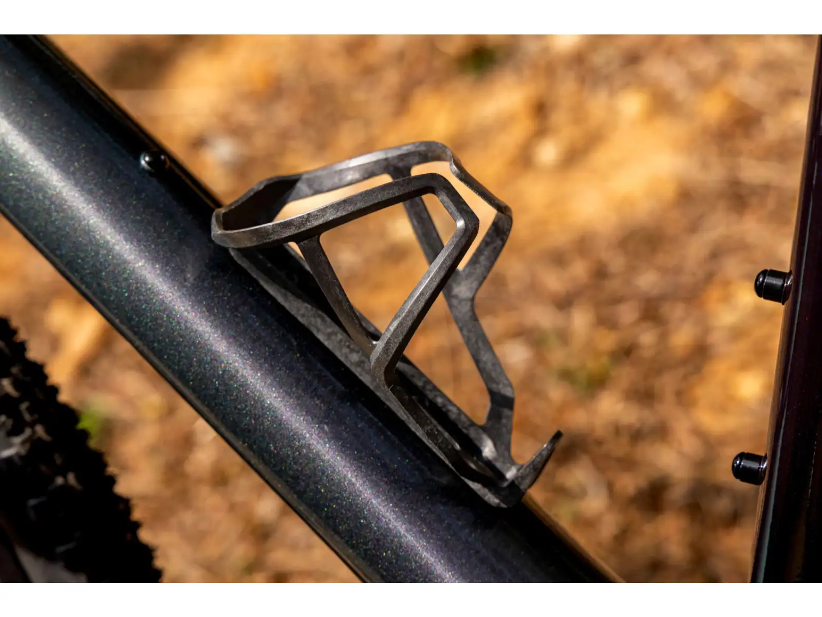 Giant Airway Elite Matt košík na fľašu Black/Gloss silver